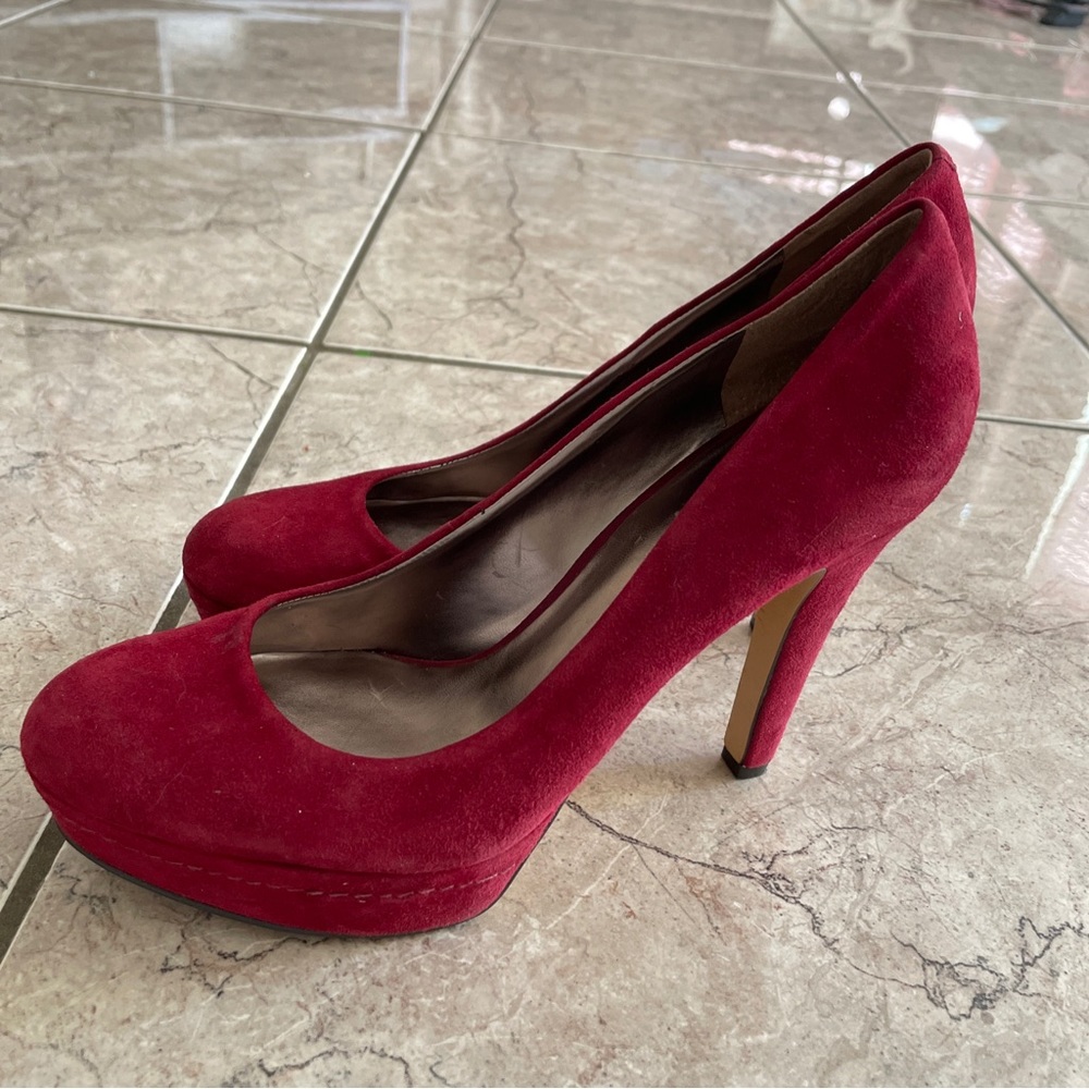 Nine West Wine Red Round Toe Suede Wedges